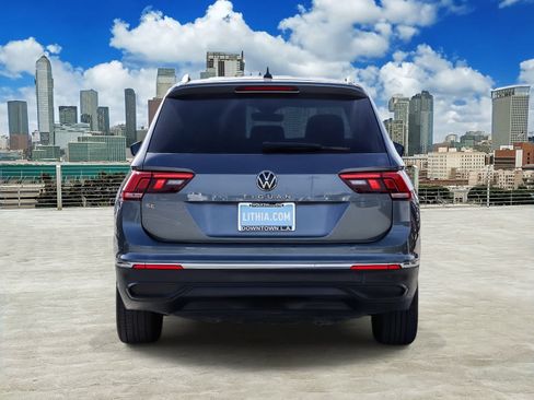 Used 2022 Volkswagen Tiguan SE FWD image 5