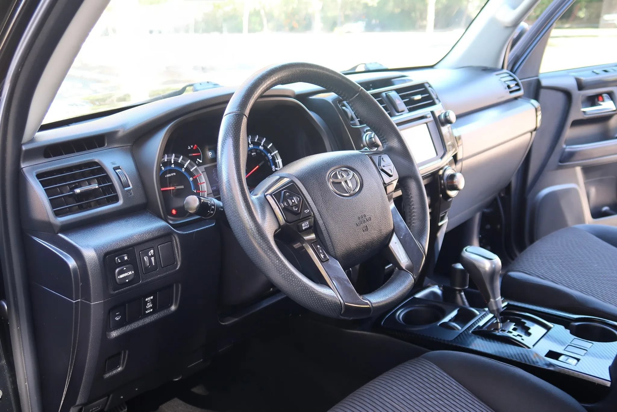 Used 2018 Toyota 4Runner TRD Off-Road AWD/4WD image 15