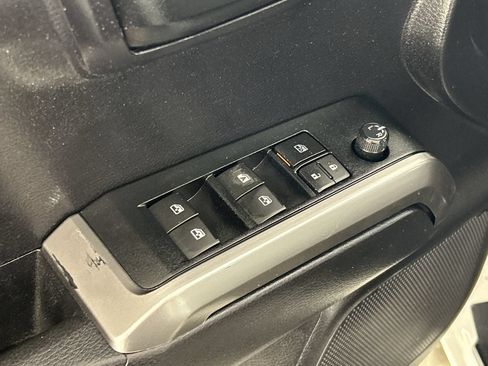 Used 2021 Toyota Tacoma SR5 RWD image 19