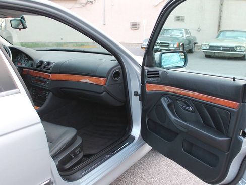 Used 1997 BMW 528i Sedan RWD image 32
