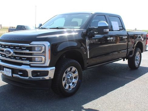 Used 2023 Ford F250 Lariat w/ Lariat Ultimate Package AWD/4WD image 8