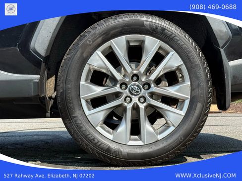 Used 2019 Toyota RAV4 Limited image 28