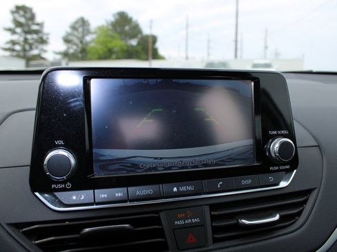 Used 2024 Nissan Altima 2.5 S FWD image 15