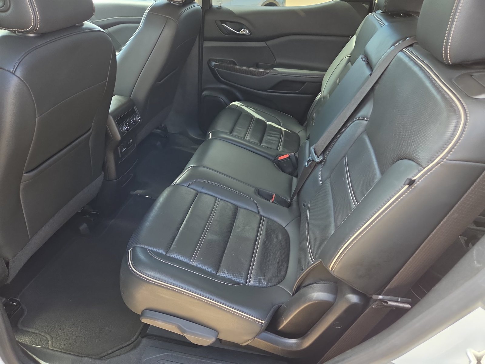 Used 2023 GMC Acadia Denali FWD image 24