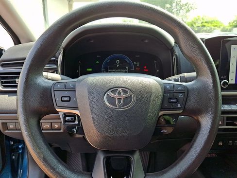 Used 2025 Toyota Camry LE FWD image 20