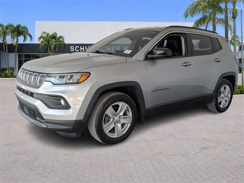 Used 2022 Jeep Compass Latitude image 4