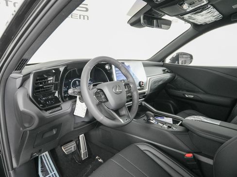 New 2026 Lexus TX 500h AWD image 9