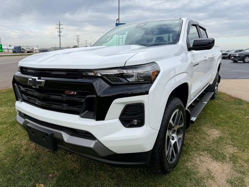 Certified 2023 Chevrolet Colorado Z71 w/ Z71 Convenience Package 2 image 3