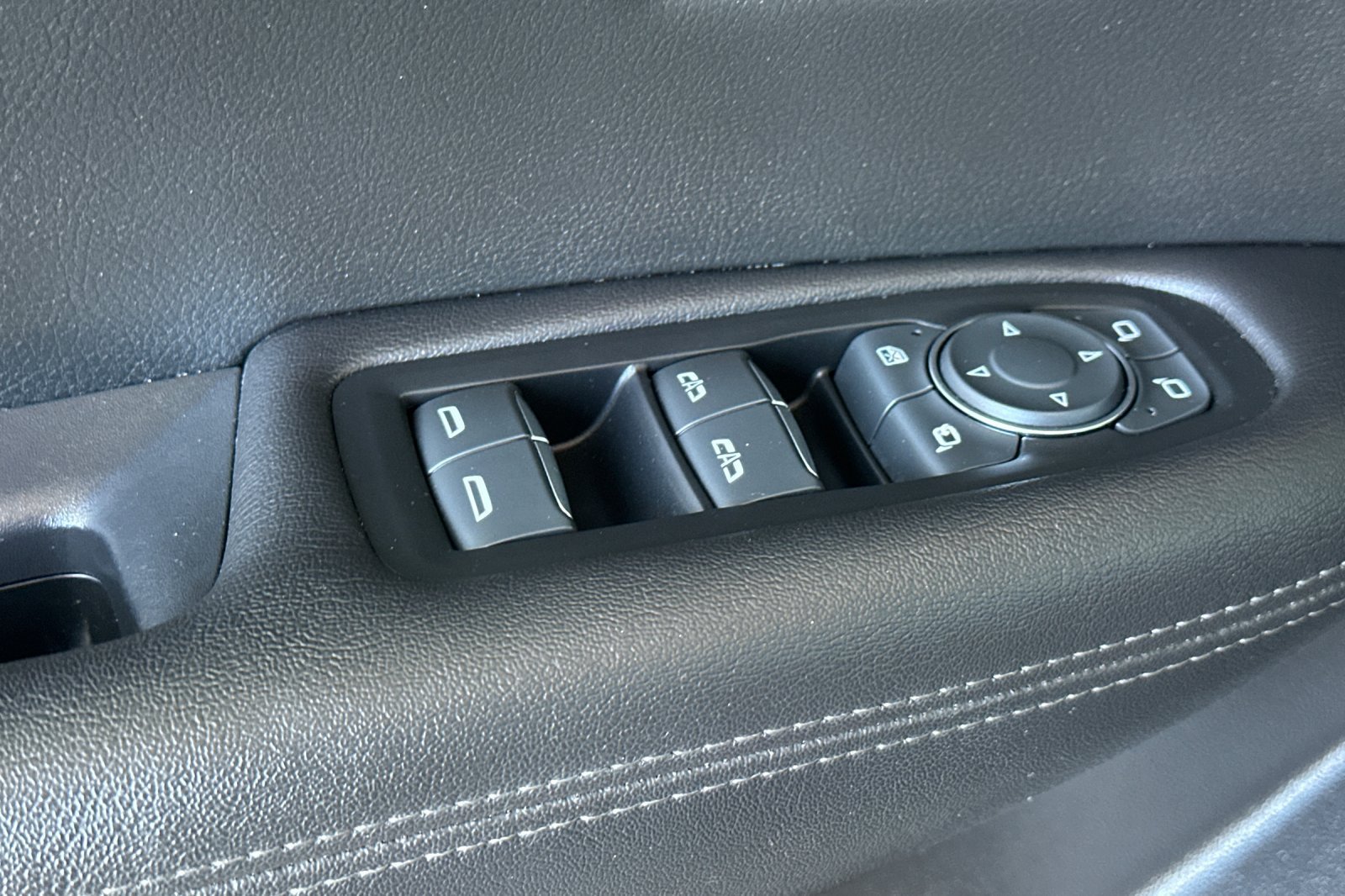Certified 2023 Cadillac XT5 Premium Luxury FWD image 12