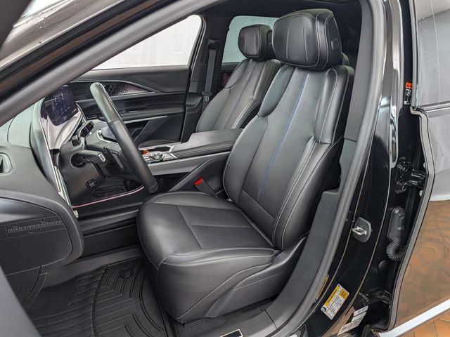 Used 2023 Cadillac Lyriq 2WD image 9