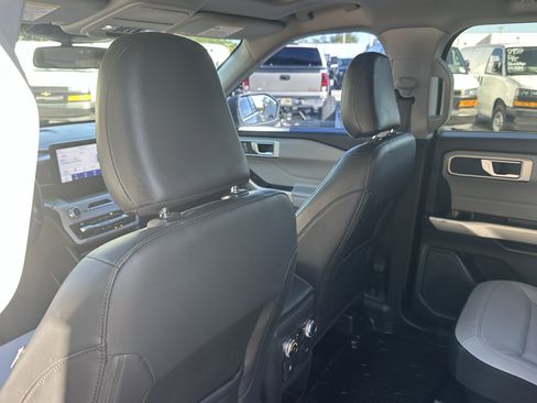 Used 2021 Ford Explorer XLT w/ Equipment Group 202A image 33