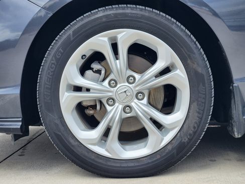 Certified 2024 Honda Accord LX image 11