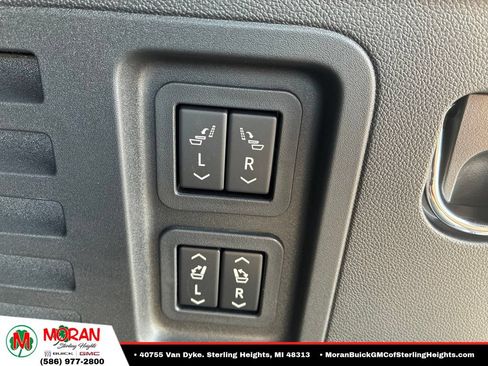 Used 2025 Buick Enclave Sport Touring w/ Power Package FWD image 7