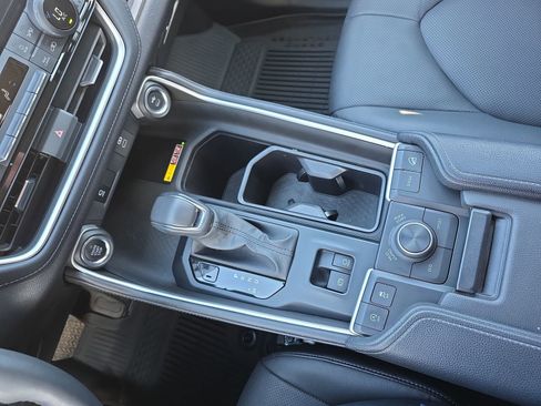 Used 2025 Toyota Grand Highlander AWD image 26