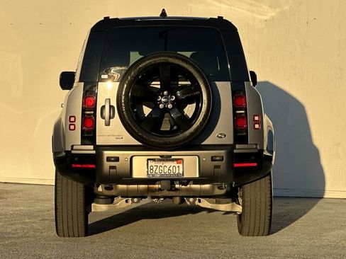 Used 2021 Land Rover Defender 110 X-Dynamic HSE image 4