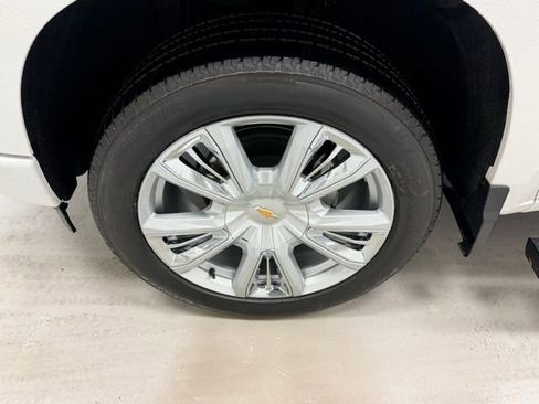 Certified 2024 Chevrolet Silverado 1500 High Country image 22
