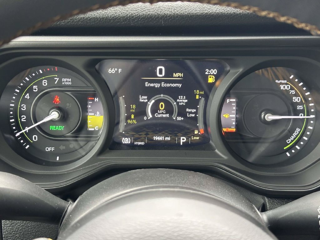 Used 2024 Jeep Wrangler Unlimited w/ Convenience Group AWD/4WD image 24