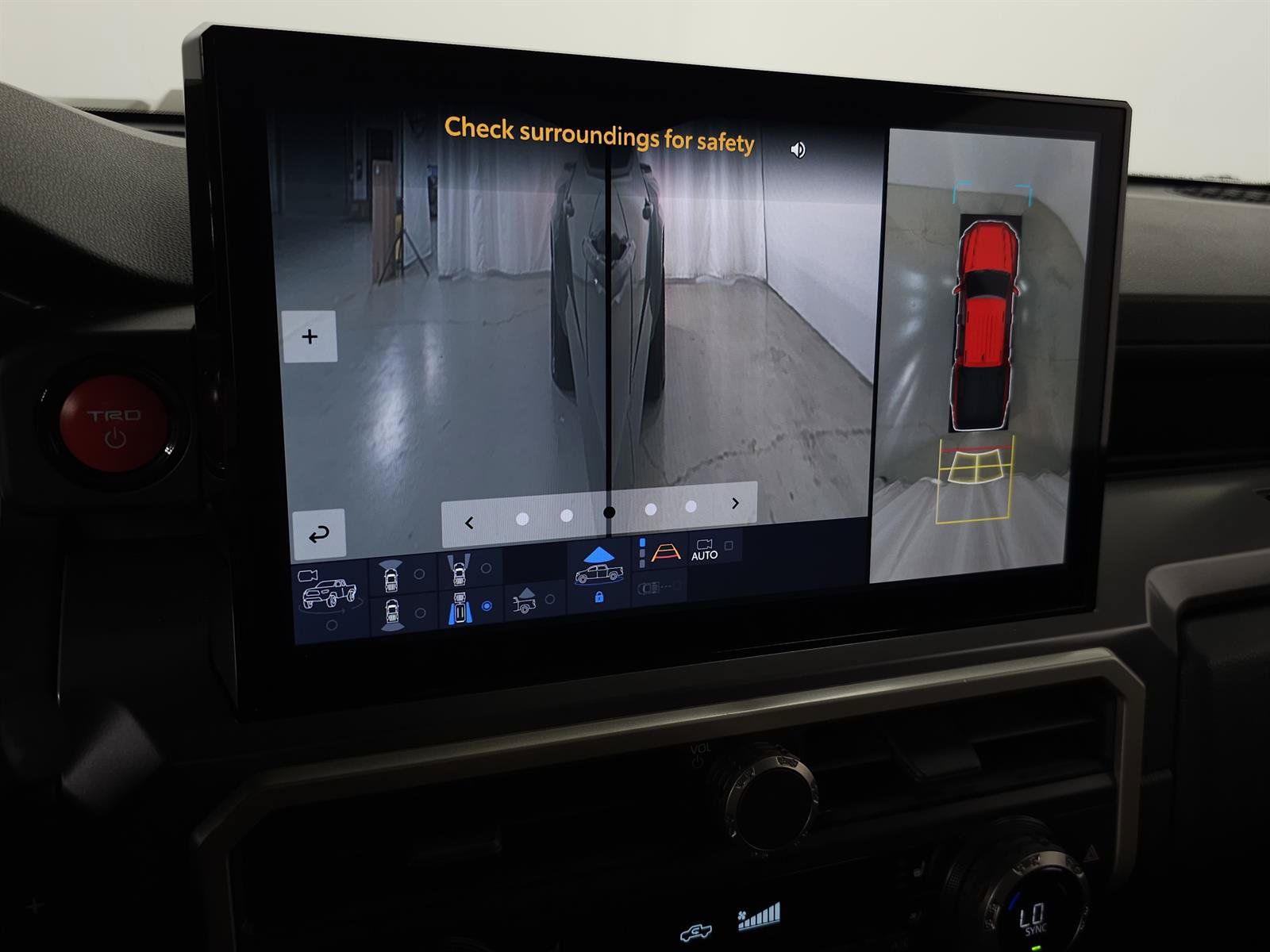 Used 2024 Toyota Tacoma TRD Sport w/ TRD Sport Premium Package AWD/4WD image 28