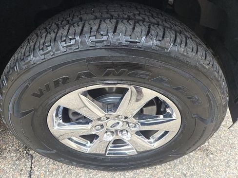 Used 2018 Ford F150 XLT w/ Equipment Group 302A Luxury image 9