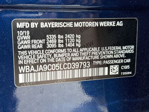 Used 2020 BMW 530e w/ Premium Package image 27