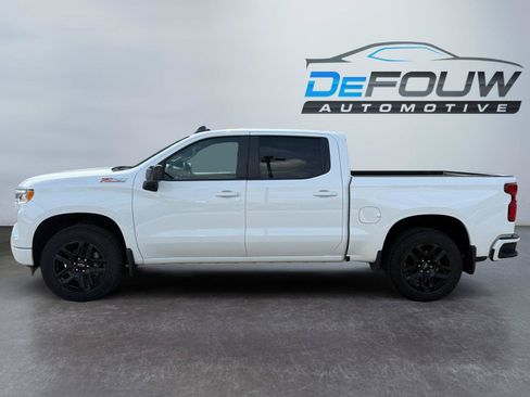 Used 2024 Chevrolet Silverado 1500 RST w/ Z71 Off-Road Package AWD/4WD image 6