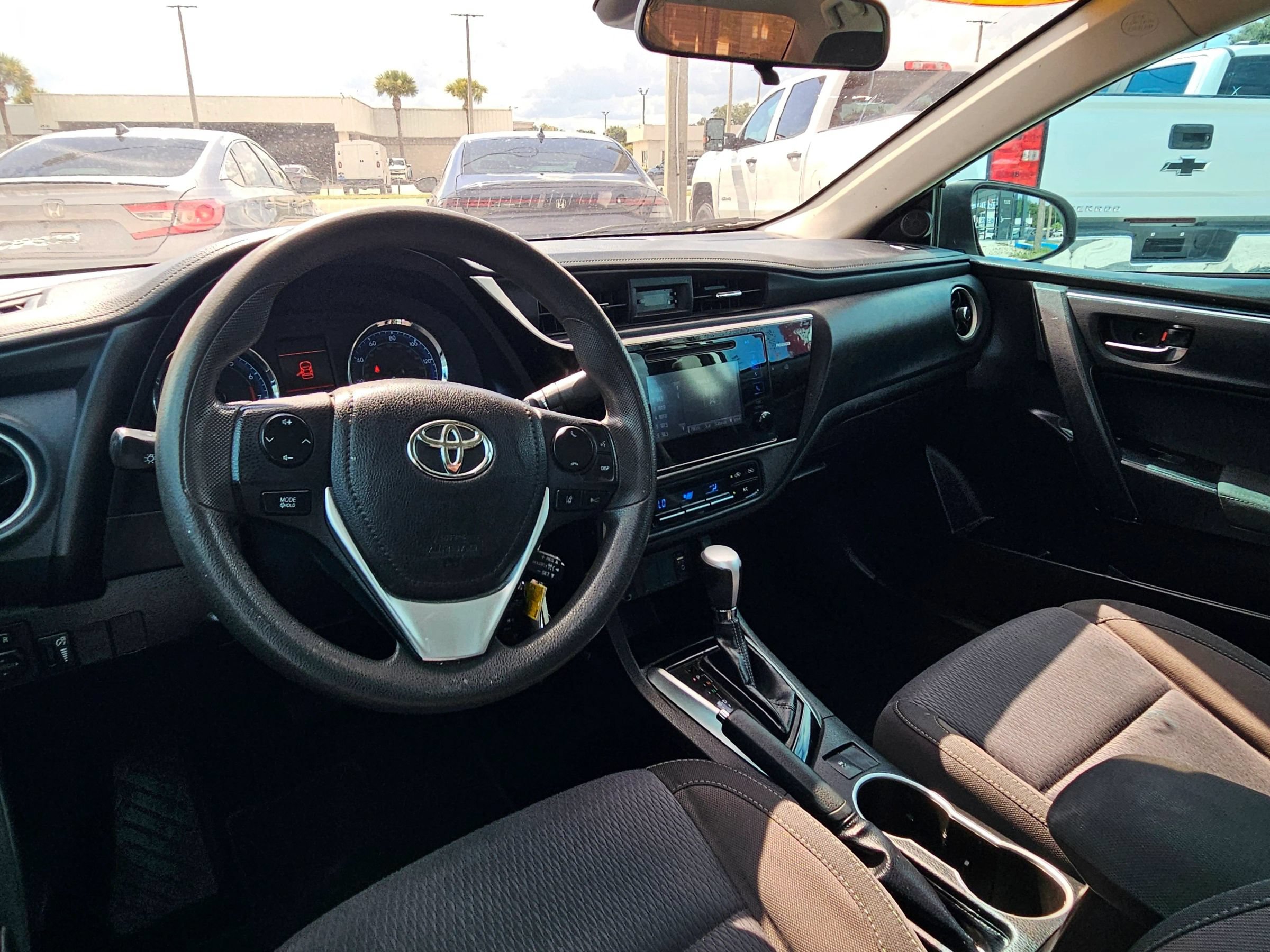 Used 2017 Toyota Corolla LE FWD image 14