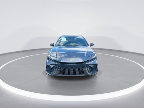 Used 2026 Toyota Camry SE FWD image 3