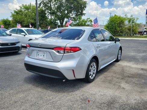 Used 2023 Toyota Corolla LE FWD image 11