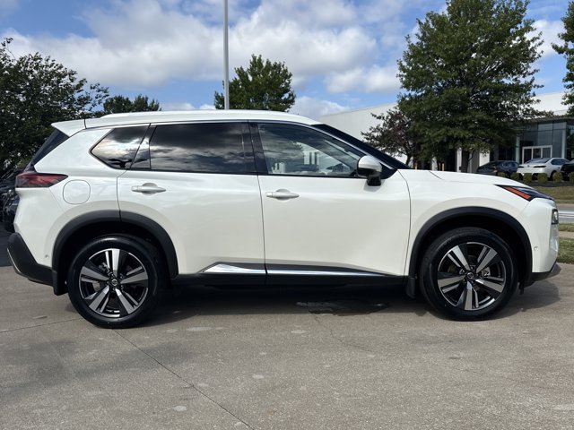Used 2021 Nissan Rogue Platinum AWD/4WD image 3