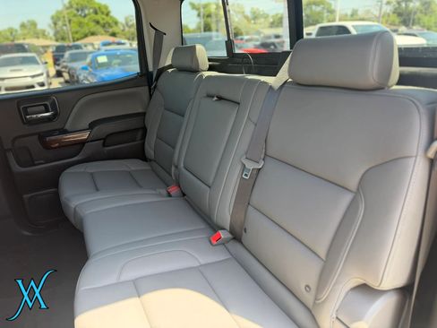 Used 2018 GMC Sierra 1500 SLT AWD/4WD image 18