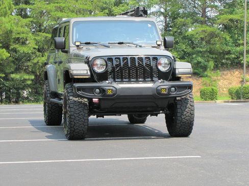 Used 2021 Jeep Gladiator Sport AWD/4WD image 9