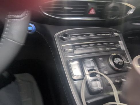 Used 2021 Hyundai Santa Fe Limited w/ Cargo Package image 4