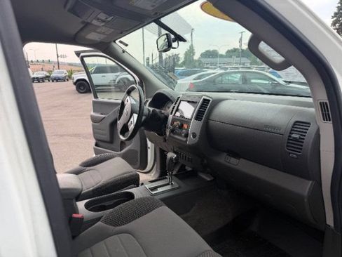 Used 2018 Nissan Frontier PRO-4X AWD/4WD image 23