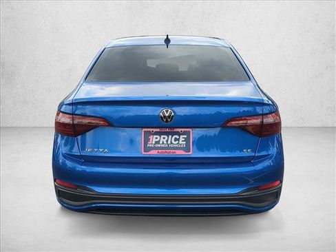 Used 2023 Volkswagen Jetta SE w/ Panoramic Sunroof Package FWD image 6