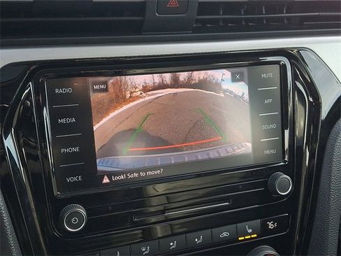 Used 2022 Volkswagen Passat 2.0T SE image 18