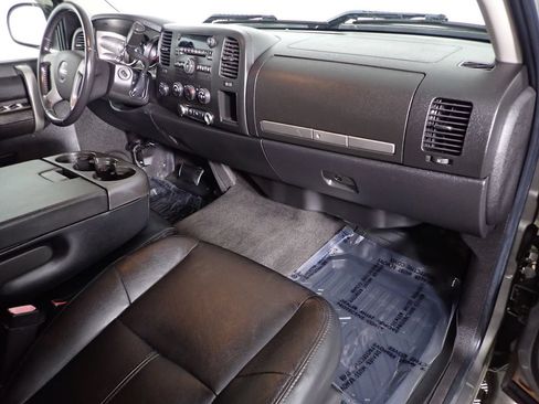 Used 2009 GMC Sierra 1500 SLE w/ Power Pack Plus AWD/4WD image 32