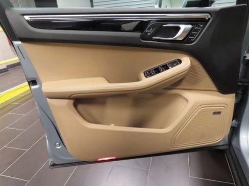 Used 2020 Porsche Macan image 10