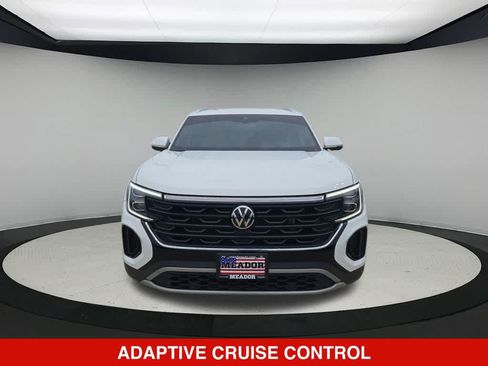 Used 2024 Volkswagen Atlas Cross Sport SE FWD image 9