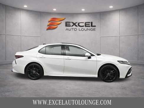 Used 2023 Toyota Camry XSE image 7