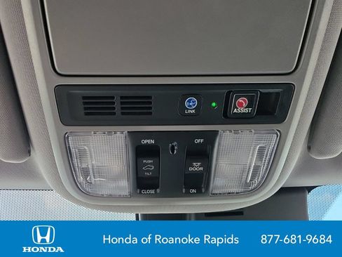 Used 2019 Honda Pilot Touring image 17