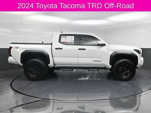 Used 2024 Toyota Tacoma TRD Off-Road AWD/4WD image 4
