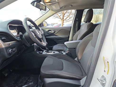 Used 2016 Jeep Cherokee Latitude w/ Safety/Convenience Group image 15