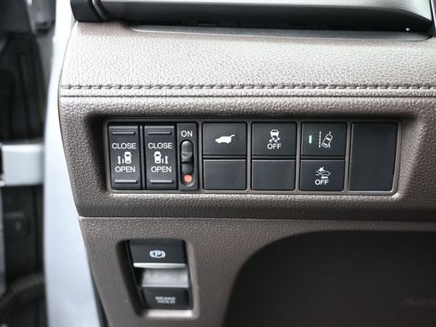 Used 2018 Honda Odyssey EX-L image 23