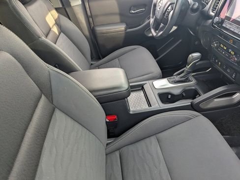 Certified 2022 Nissan Frontier SV image 12