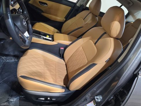 Used 2025 Nissan Sentra SV w/ SV Premium Package FWD image 13