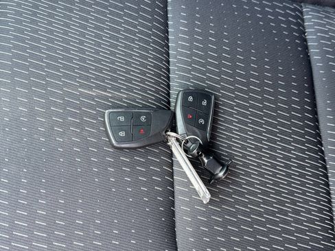 Used 2025 Chevrolet Equinox LT FWD image 22