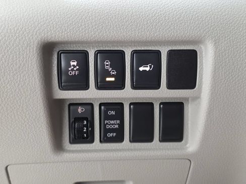 Used 2013 Nissan Quest LE w/ Protection Pkg FWD image 29