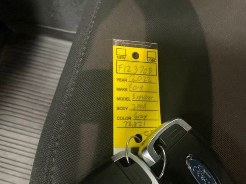 Used 2022 Ford Explorer XLT image 16