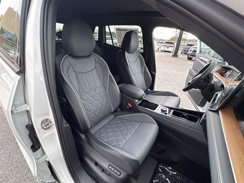 New 2026 Volkswagen Tiguan SEL R-Line AWD/4WD image 15
