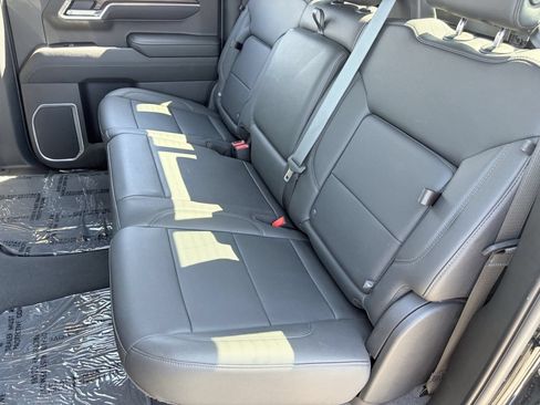 Used 2022 GMC Sierra 1500 SLT w/ SLT Premium Plus Package AWD/4WD image 16